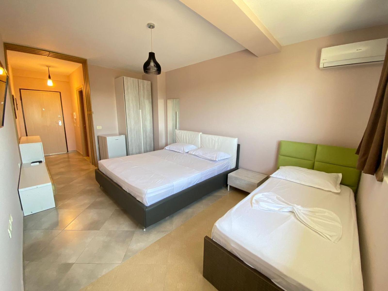 Hotel Fish Land Plazhi San Pietro Kültér fotó