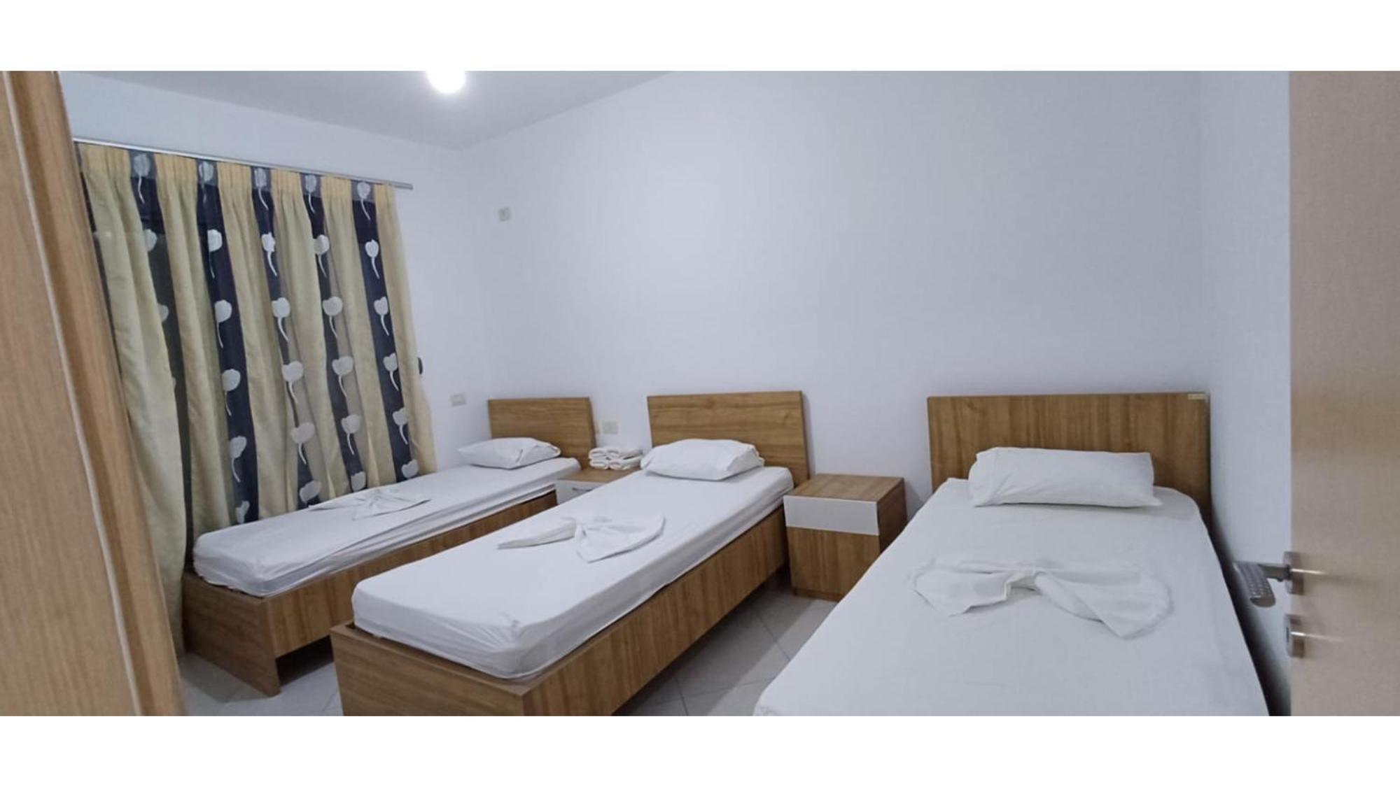 Hotel Fish Land Plazhi San Pietro Kültér fotó