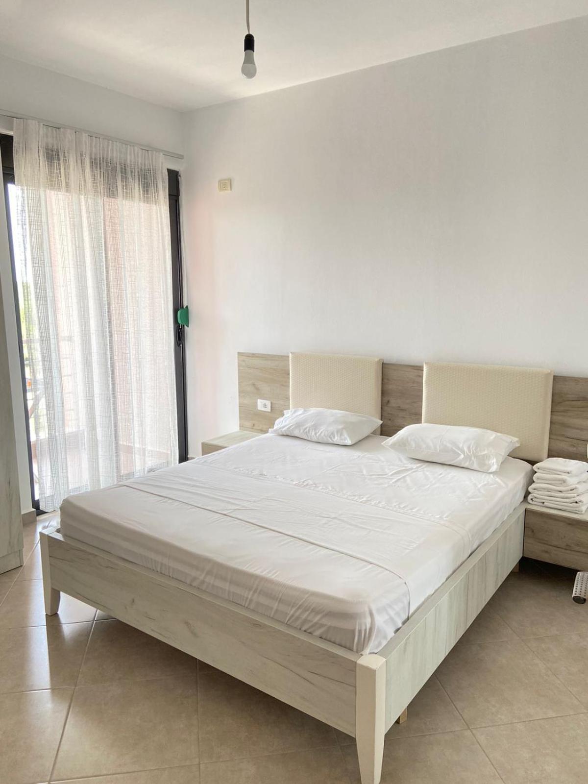 Hotel Fish Land Plazhi San Pietro Kültér fotó